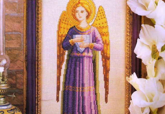 Angel with violet dress (1)