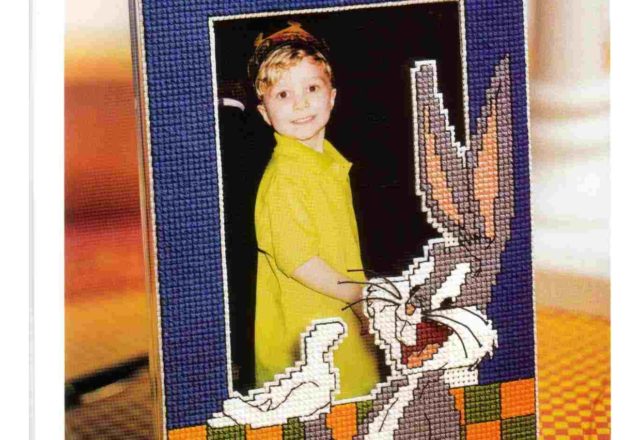 Baby photo frame with Bugs Bunny (1)