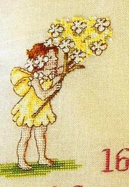 Butterfly Fairy with yellow flowers (1)