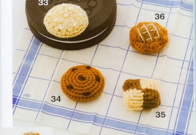 Chocolate cakes from oven amigurumi pattern 1 (1)