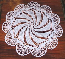 Crochet Round doily pinwheel (1)