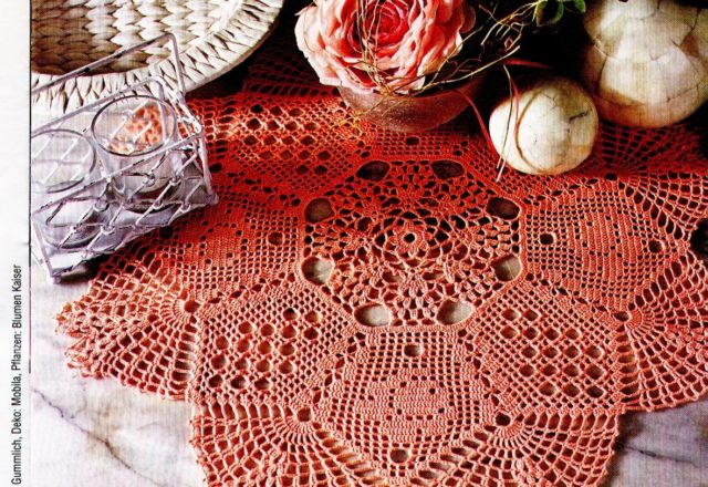 Crochet and filet round doily (1)