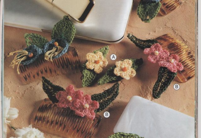 Crochet barrettes combs with flowers (1)