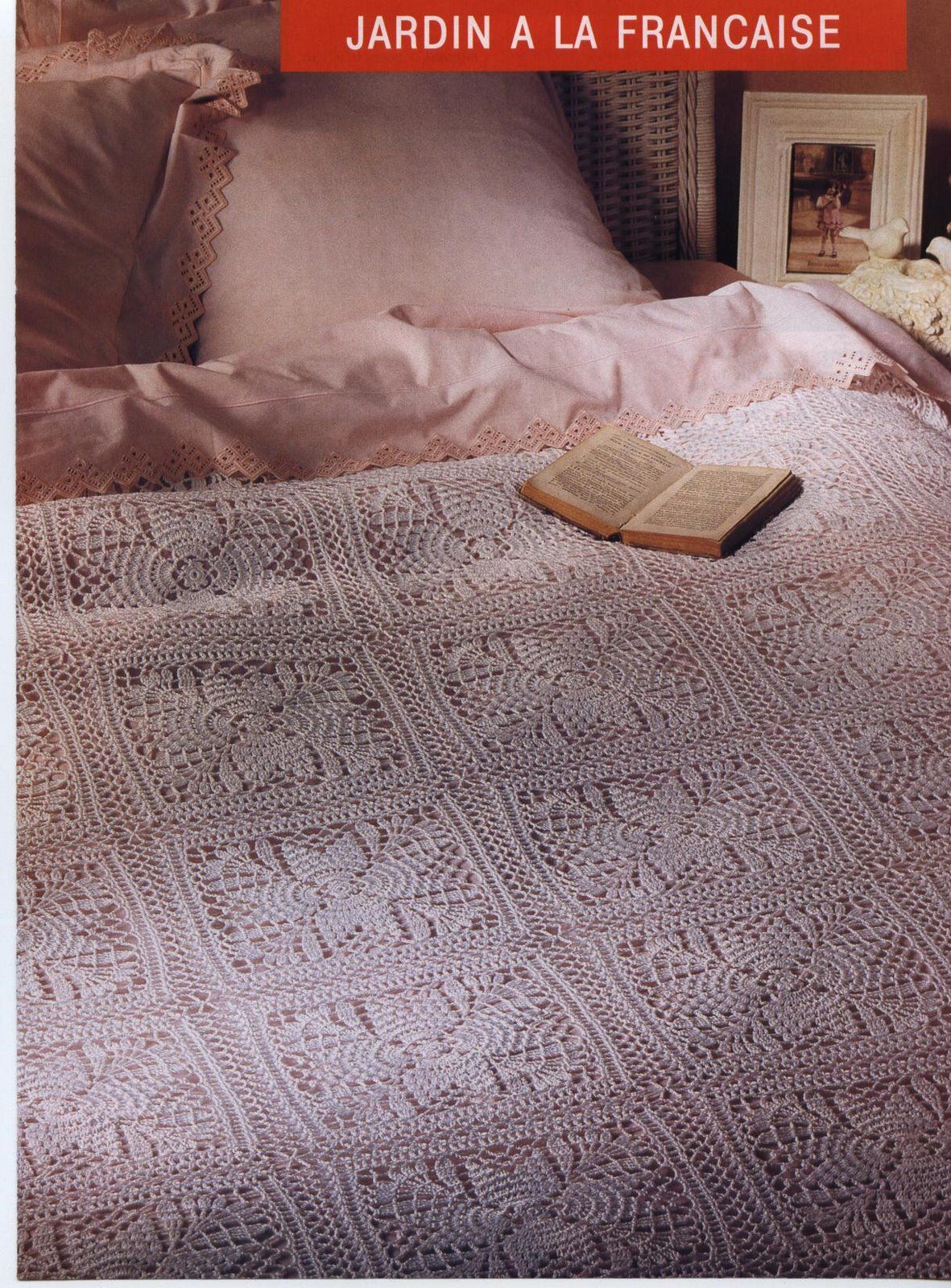 Crochet bedspread big squared modules (1)