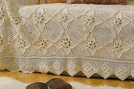 Crochet bedspread with double flower (1)