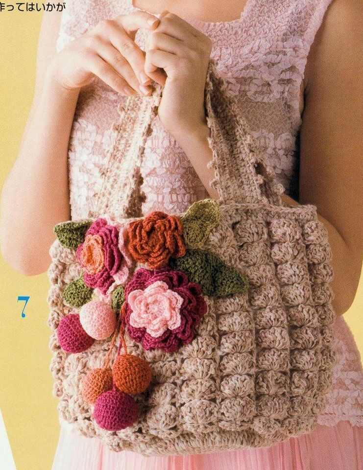 Crochet bucket bag with flowers (1)