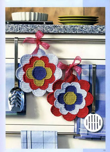 Crochet colorful flower potholder (1)