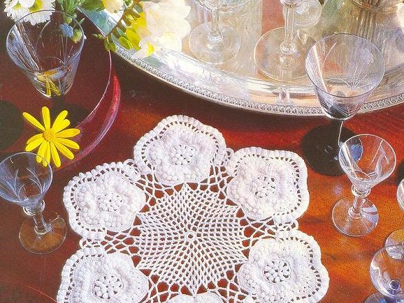 Crochet doily daisy flower petals (1)