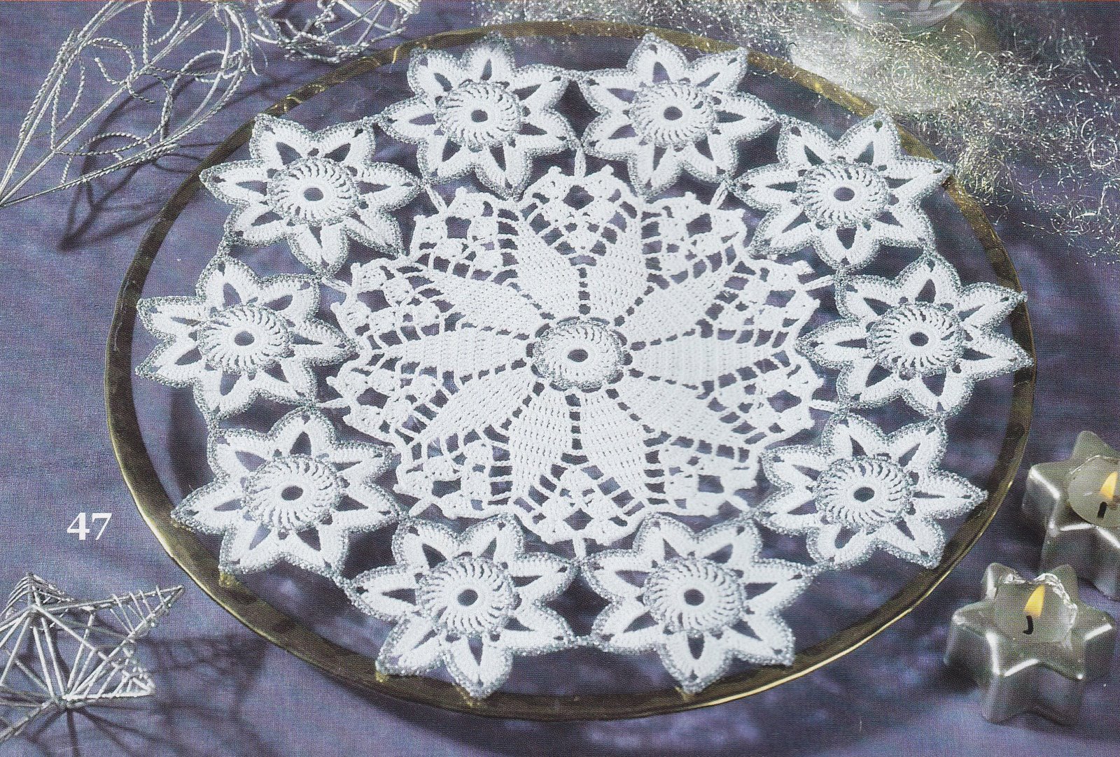 Crochet doily wih winter stars (1)
