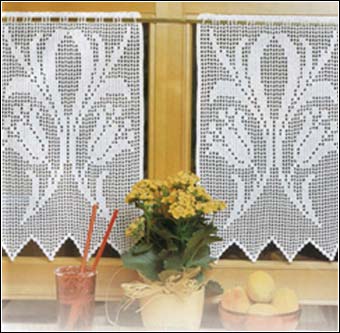 Crochet filet curtains pattern with big size flowers (1)