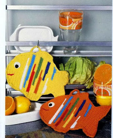 Crochet fish colored potholder (1)
