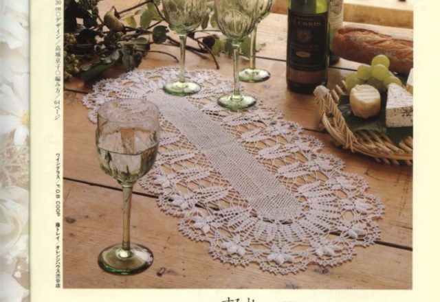 Crochet oval waves doily (1)