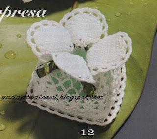 Crochet petals sachet favor (1)