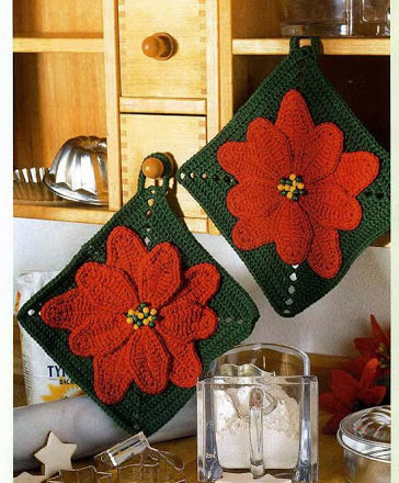 Crochet poinsettia potholder (2)