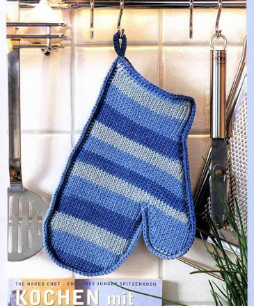 Crochet potholder glove (1)