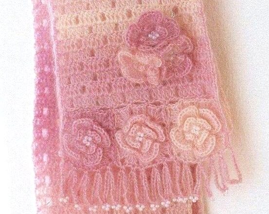 Crochet scarf with rosette (1)