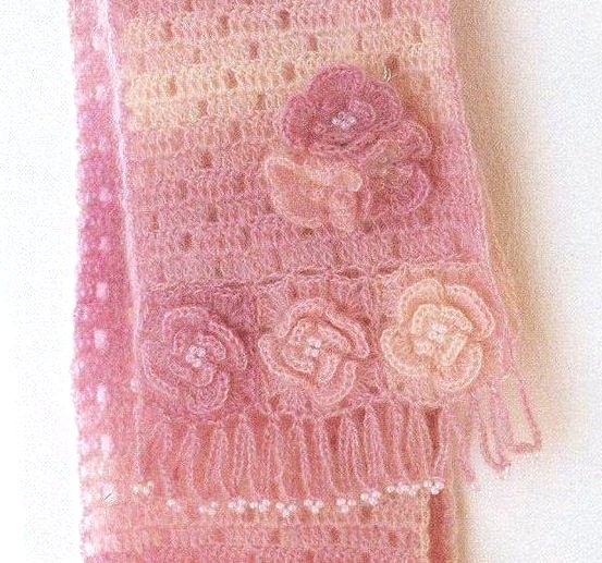 Crochet scarf with rosette (1)