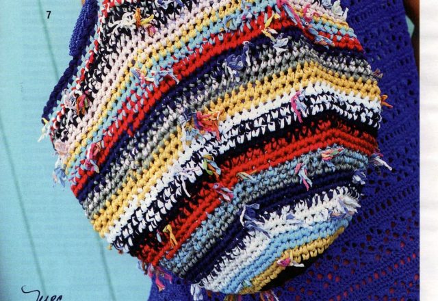 Crocket bucket bag with fringes