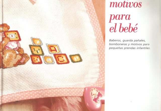 Cross stitch baby bibs with puppy dogs playing (3)