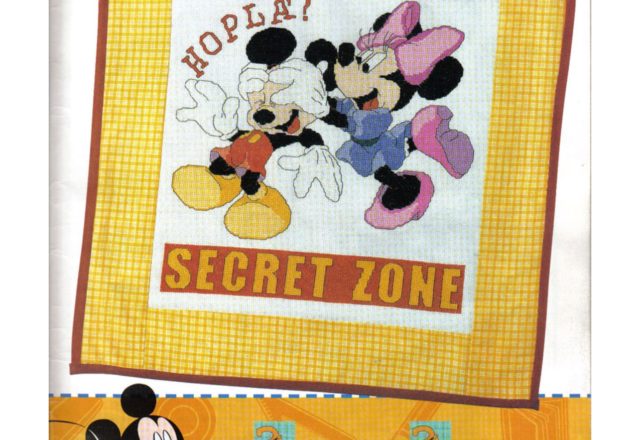 Cross stitch panel with Minnie Mouse and Mickey Mouse (1)