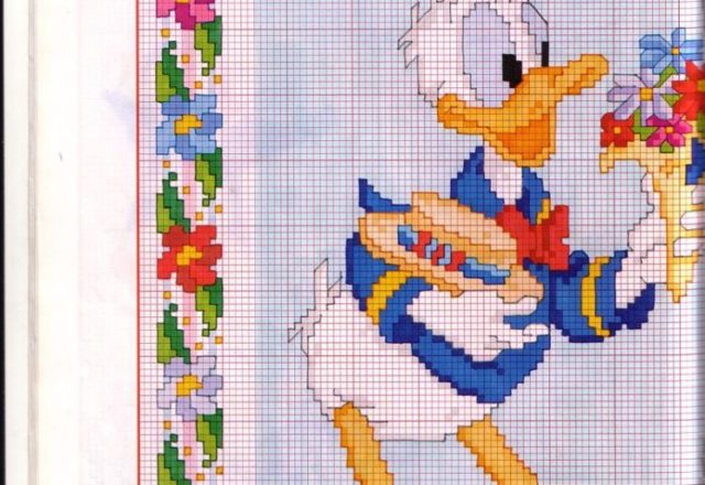 Cross stitch picture Donald Duck offer a bunch of flowers (1)
