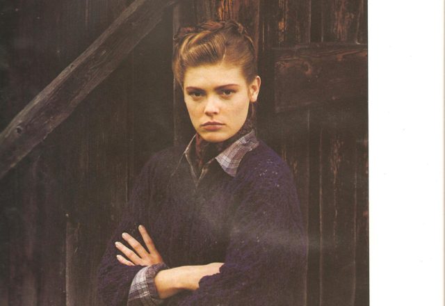 Dark blue pull knitting pattern (1)