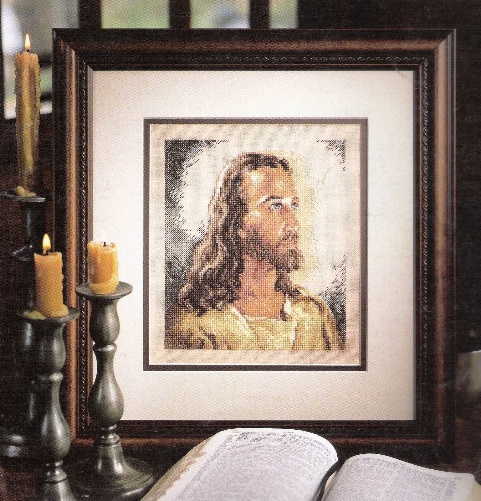 Face of Jesus in cross stitch picture (1)