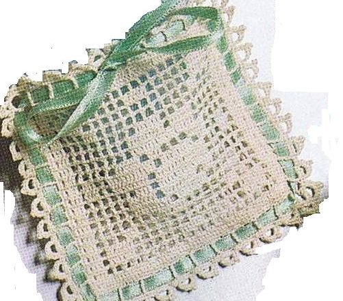 Favor sachet crochet square (1)