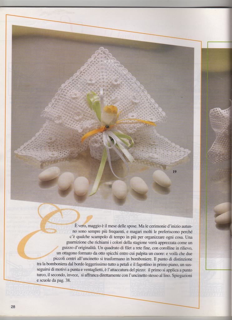 Favor square doily with flowers relief (1)