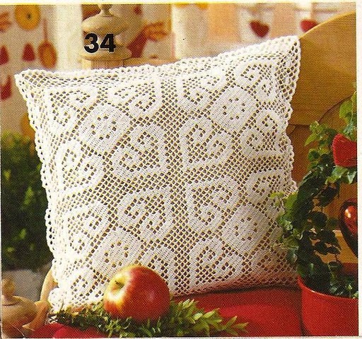 Filet cushion hearts and flowers (1)