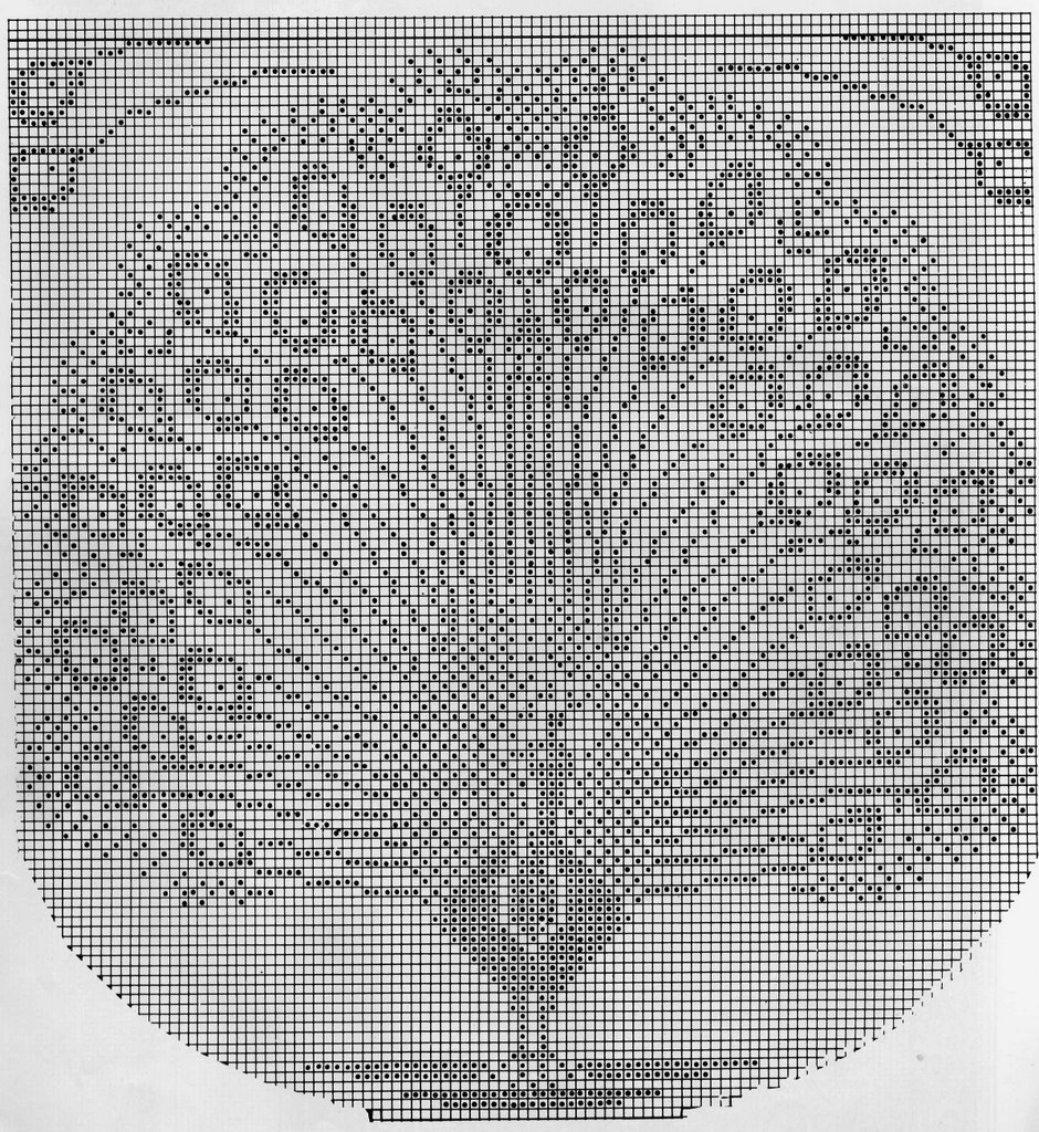 Free pattern filet oval doily with peacock (2)
