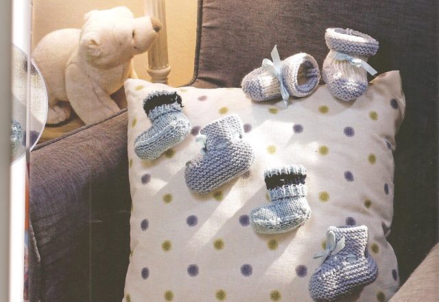 Knitted slippers knitting pattern (1)