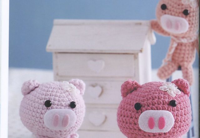 Little pink and white pigs amigurumi pattern (1)