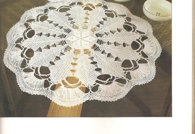 Round doily crochet leafs (1)