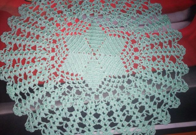 Round star doily cones (1)