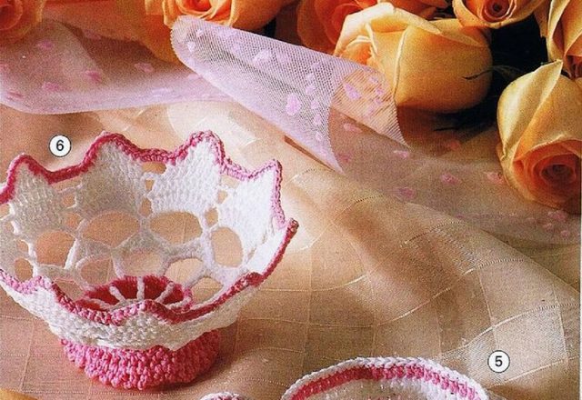 Small cup and small basket crochet starched favors (1)