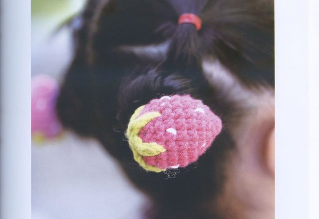 Strawberry hair clips amigurumi pattern (2)