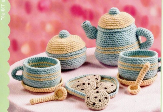 Tea with biscuits amigurumi pattern (2)