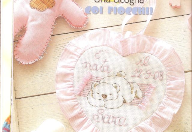 Teddy bear on the carpet fringed (1)