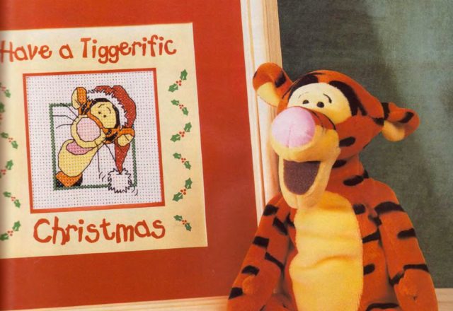 Tigger Winnie The Pooh Christmas (1)