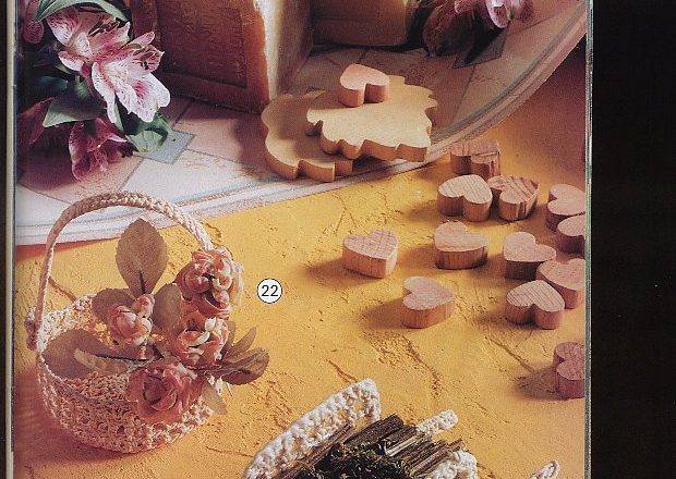 Wheelbarrow crochet favor starched (1)