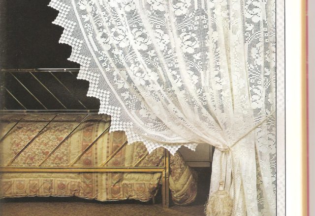 White filet tent roses (1)