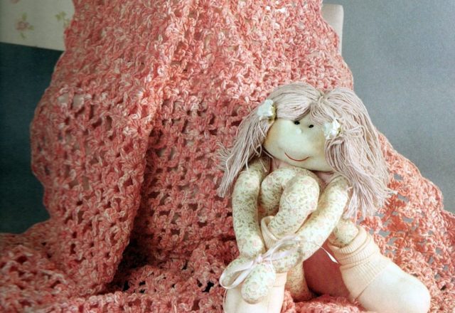 Wool crochet baby blanket (1)