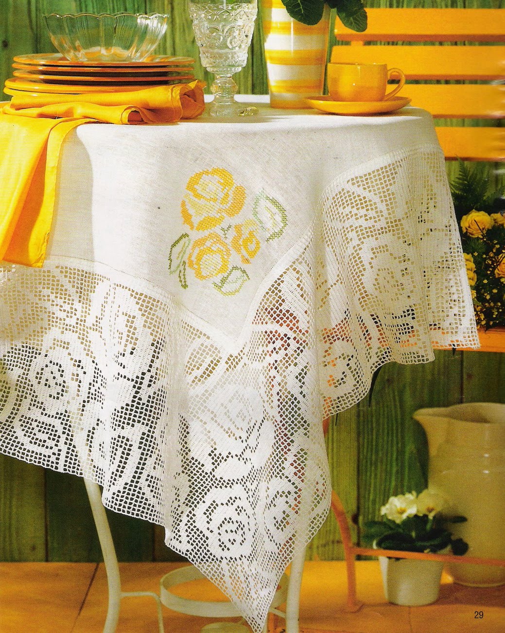 border tablecloth filet roses (1)