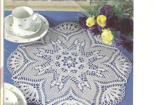 corrugated round crocheted doily (1)