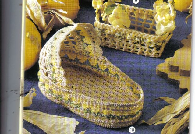 cradle starched crochet wedding favors (1)