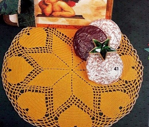 crochet doily round star and hearts (1)
