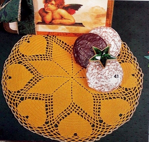 crochet doily round star and hearts (1)