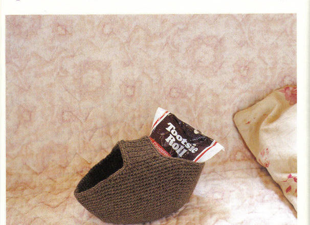 crochet magazines holder (1)