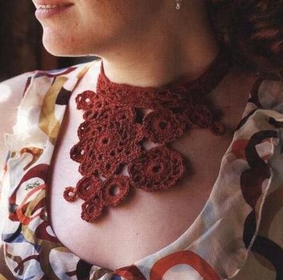 crochet necklace cascade of flowers (1)